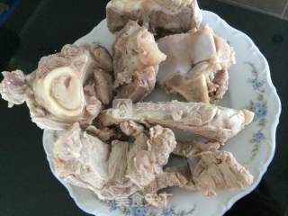 牛肉粉丝汤的做法步骤：3