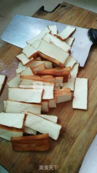 风味香干炒肉的做法步骤：1