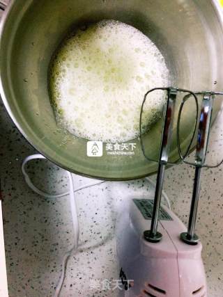 原味6寸戚风的做法步骤：2
