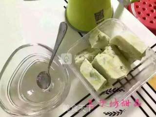 牛油果酸奶冰淇淋的做法步骤：2