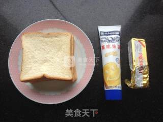 十分钟不到的早餐——黄油炼乳烤吐司的做法步骤：1