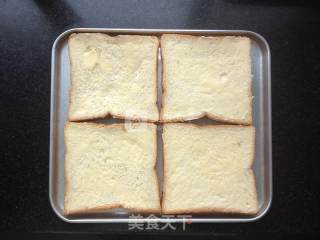 十分钟不到的早餐——黄油炼乳烤吐司的做法步骤：3