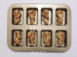 千层豆沙小面包的做法步骤：11