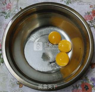 奶油草莓小蛋糕的做法步骤：2