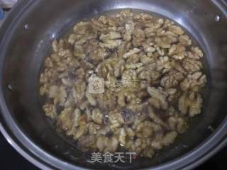 琥珀核桃仁的做法步骤：6