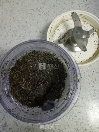 黑芝麻蛋糕的做法步骤：1