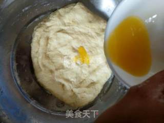 香肠葱花面包的做法步骤：4