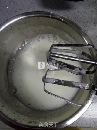 黑芝麻味蒸蛋糕的做法步骤：6
