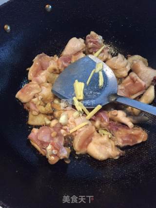 腐竹鸡煲的做法步骤：2