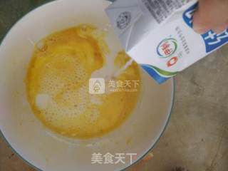 牛奶炖蛋的做法步骤：2