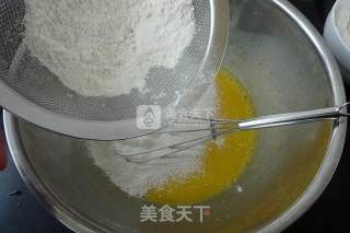 艾草戚风的做法步骤：4