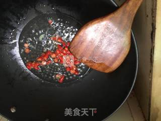 窝笋爆腊肉的做法步骤：3