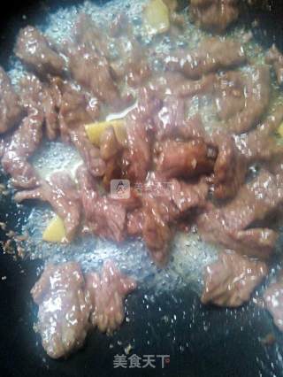 杭椒炒牛肉的做法步骤：9