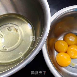 菠菜戚风蛋糕的做法步骤：2