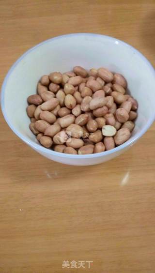 冰糖花生汤的做法步骤：1