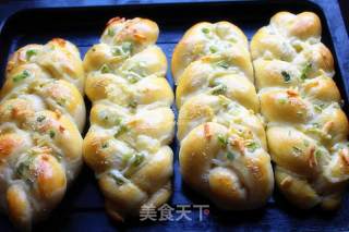 香葱芝士辫子面包的做法步骤：15