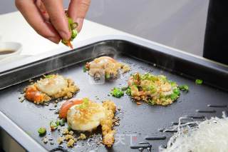 【食在Fastee】金蒜扇贝配粉丝（烧烤）的做法步骤：3