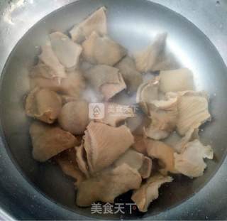 彩椒爆肚片的做法步骤：3