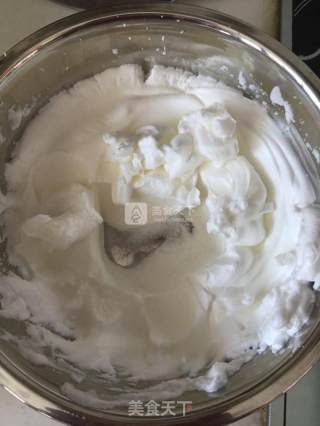 八寸草莓榴莲裸蛋糕的做法步骤：3