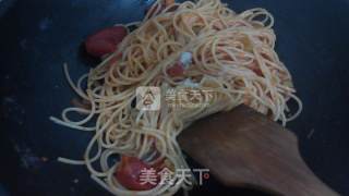 简单可口——虾仁番茄意面的做法步骤：5