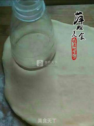 不用模具一样可以做美味甜甜面包圈哦的做法步骤：5