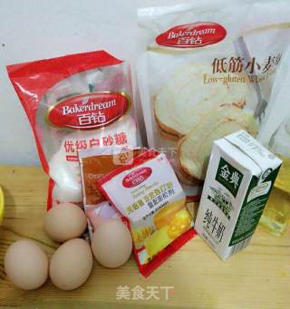 电饼铛也可以做蛋糕了呢！虽然很薄但是我觉得作为早餐足够了，如果做层奶油蛋糕得，这样做出来得很方便哦的做法步骤：1
