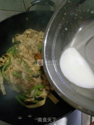 青椒干豆腐的做法步骤：4