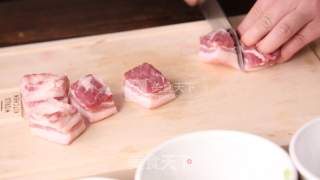 红烧肉——不炒糖色也能轻松做的做法步骤：1