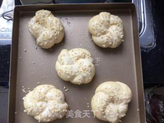 吃了还想吃的杏仁花环包的做法步骤：11