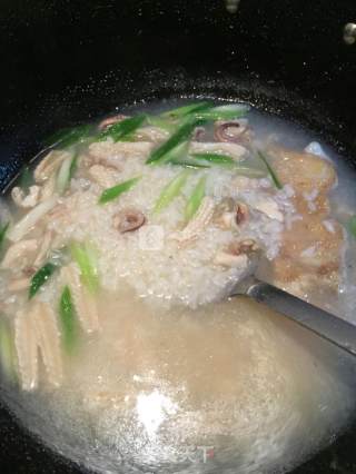 泡鱿鱼粥的做法步骤：4