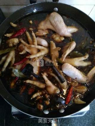 卤鸡爪的做法步骤：2