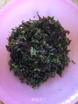 香椿芽炒鸡蛋的做法步骤：2
