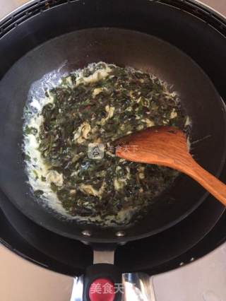 香椿芽炒鸡蛋的做法步骤：5