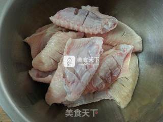 鸡翅焖锅（塔吉锅版）的做法步骤：2