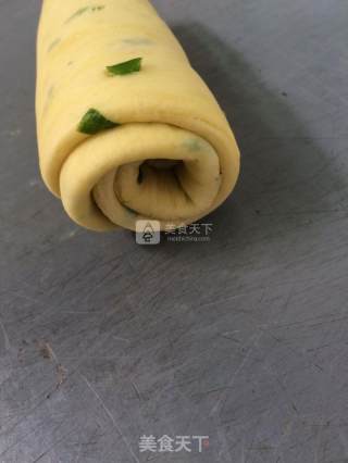 葱花饼的做法步骤：4