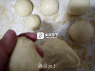 龙猫挤挤包的做法步骤：2