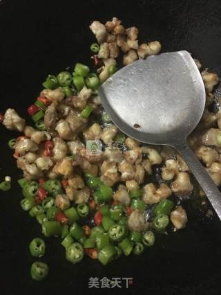 麻辣鸡脆骨的做法步骤：4