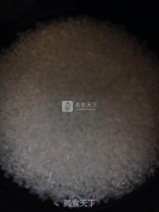 蛋炒硬饭的做法步骤：1