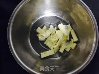 葡萄干蔓越莓磅蛋糕的做法步骤：1