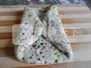 香葱芝麻苏打饼干的做法步骤：7