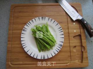 蒌蒿满地芦芽短——炝拌芦蒿的做法步骤：7