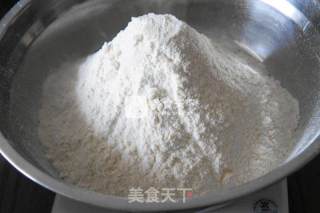 杏仁油酥烧饼的做法步骤：1