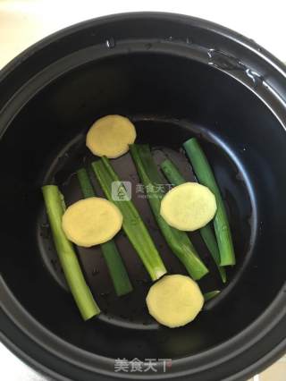 东坡肉的做法步骤：4