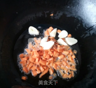 卷心菜胡萝卜炒肉的做法步骤：5