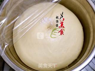 桂圆核桃小餐包的做法步骤：2