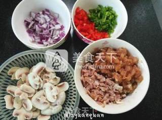 黑椒培根鸡肉披萨的做法步骤：3