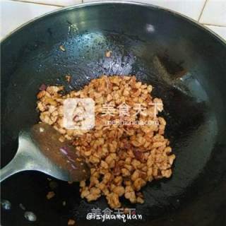 黑椒培根鸡肉披萨的做法步骤：4