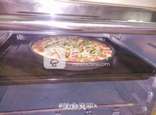 黑椒培根鸡肉披萨的做法步骤：8