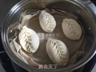 白菜肉丁包子的做法步骤：8