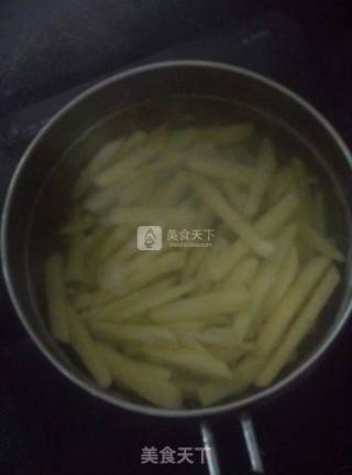 自制炸薯条的做法步骤：4